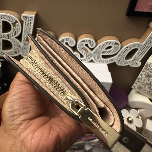 Like New Michael Kors Small Wallet - Picture 6 of 11